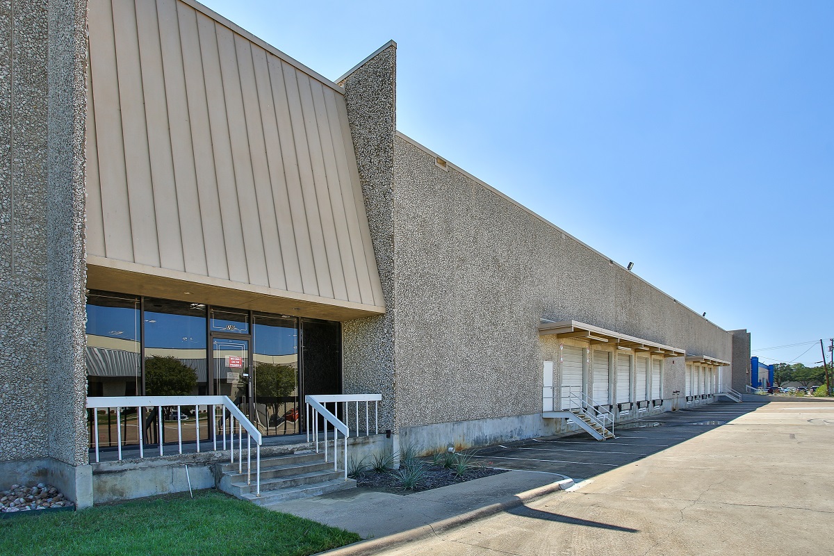 1135 & 1215 Crowley Drive