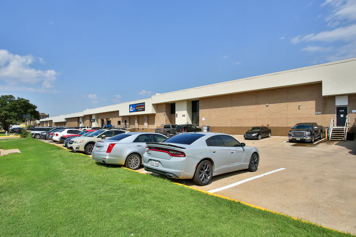 4415-4585 Simonton